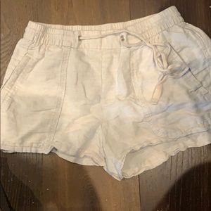 Gap - light ecru linen shorts XS